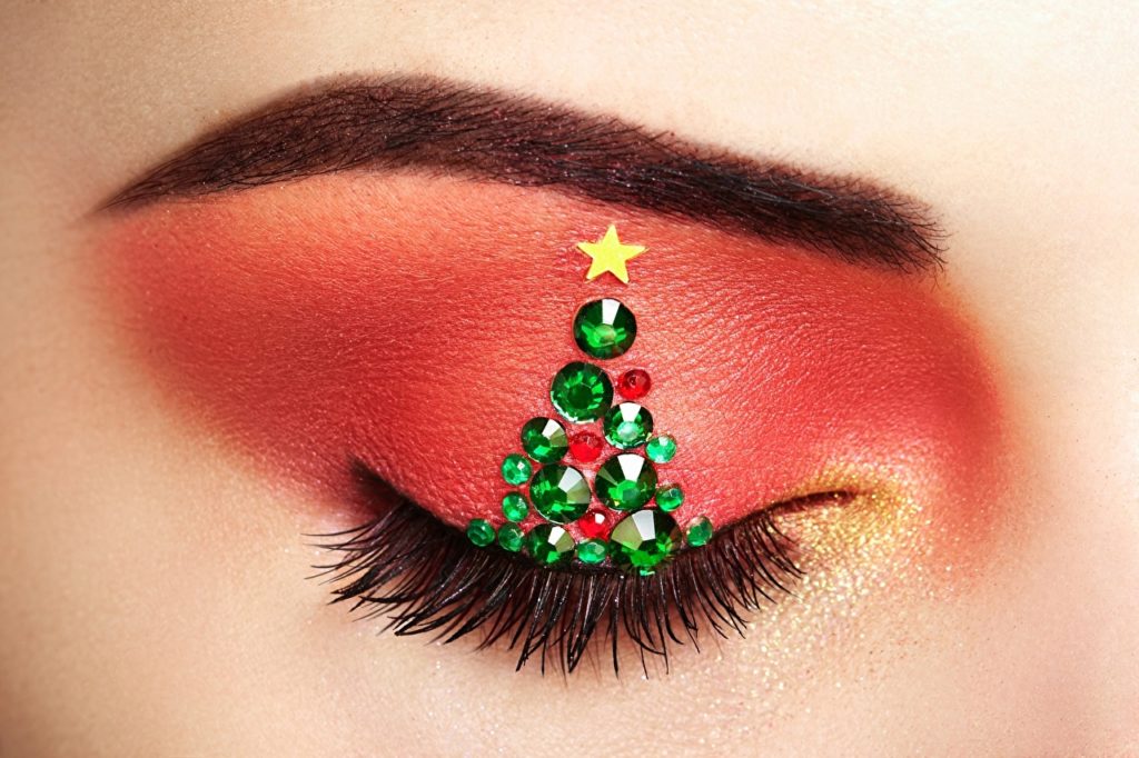 Comment enlever la colle des faux cils ? Formanails