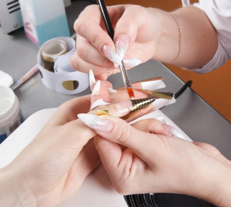 Réussir sa pose d&rsquo;ongles (2) : Les Gels.