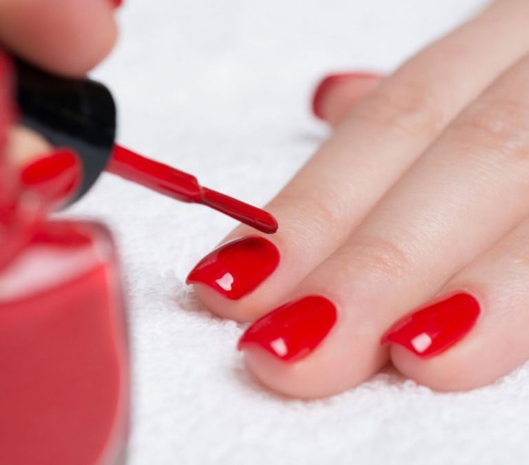 Comment choisir son kit de vernis semi permanents professionnels