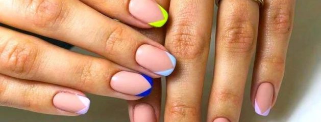 La French manucure colorée