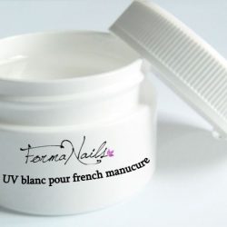 .Gel UV blanc pour french manucure .Gel UV blanc pour french manucure