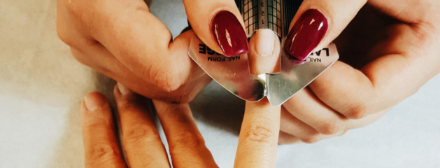 Est ce que le chablon abîme les ongles ?