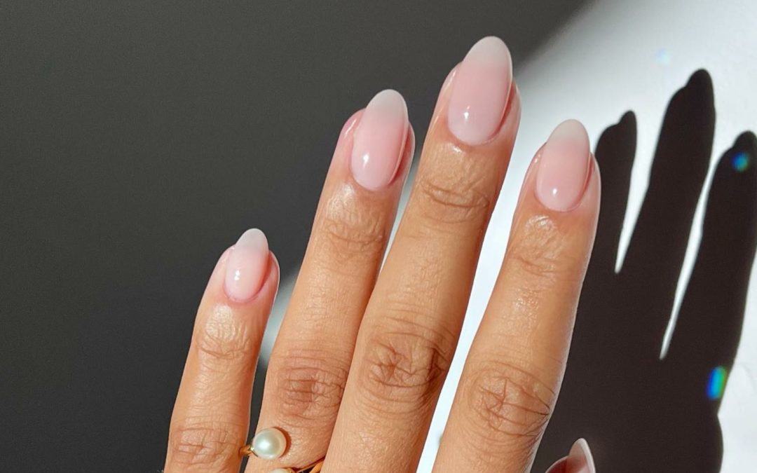 Soap Nails : Tout savoir sur cette tendance clean et glossy